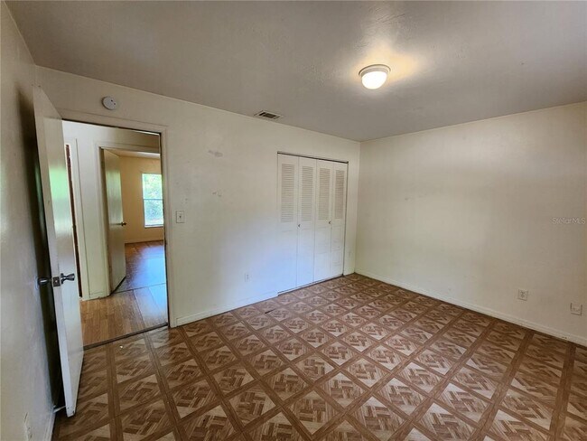 Building Photo - 4021 SW 37th St