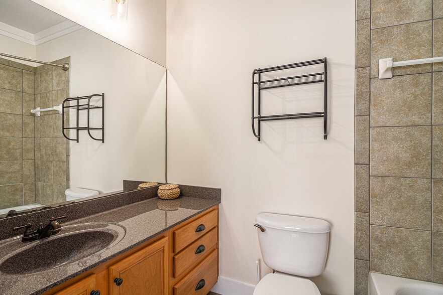 Building Photo - Room in Townhome on Liberty Commons Dr NW