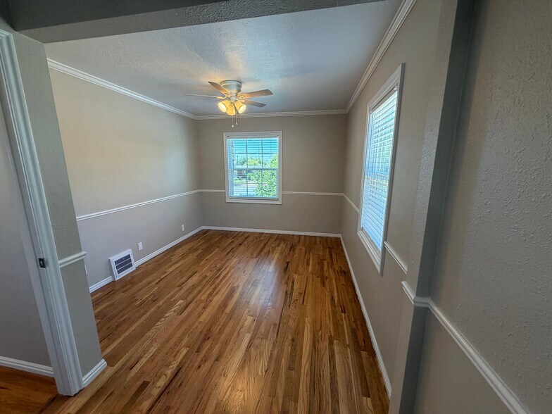 Building Photo - 145 S 300 E