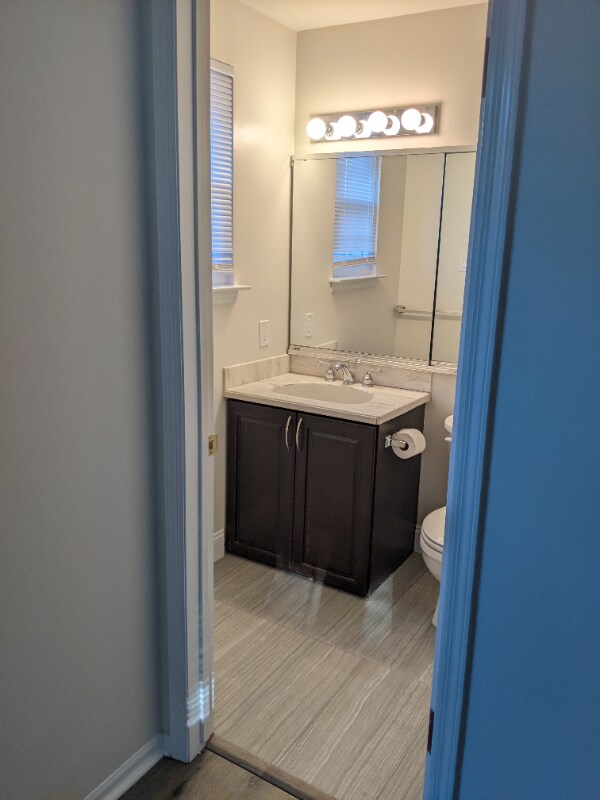 Building Photo - 1691B Bluebird Dr