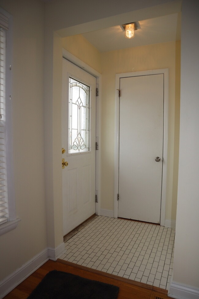 Building Photo - 3112 W 101st Pl