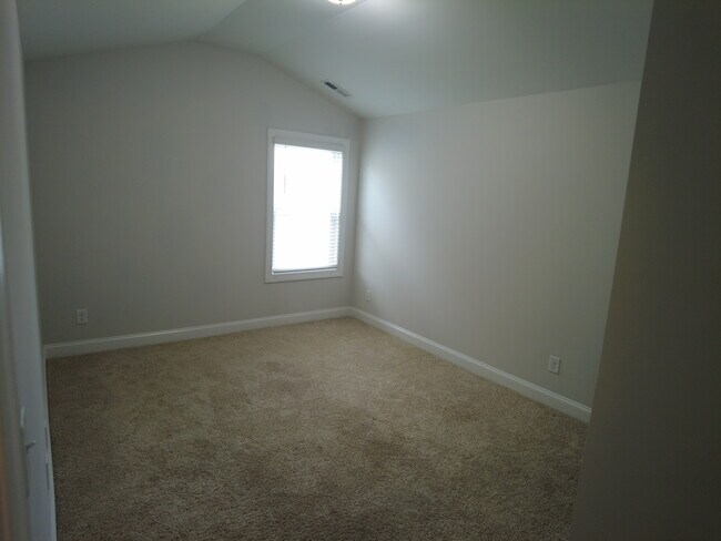 Building Photo - 111 Hanover Ct