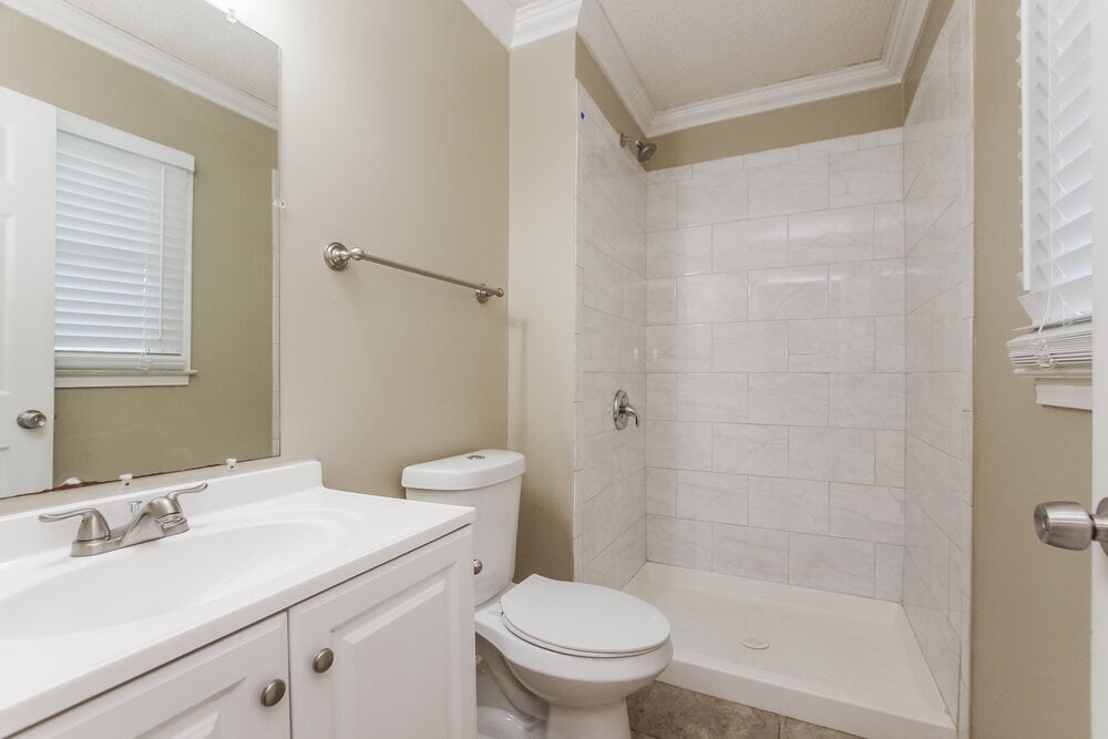 Building Photo - 2010 Longdale Dr