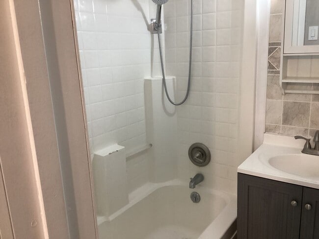 Building Photo - 7002 N Ralston Ave