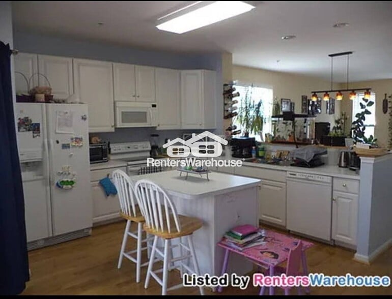 Building Photo - 2571 Vireo Ct
