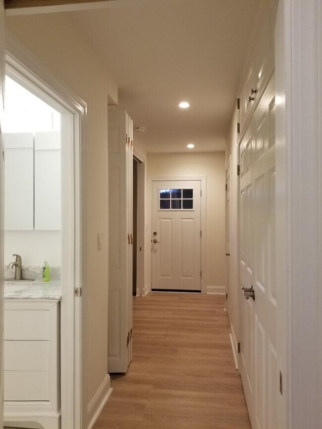 Looking back to front entry - 1632 5th St NW