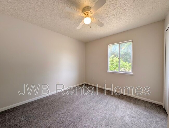 Building Photo - 9110 Leahy Rd