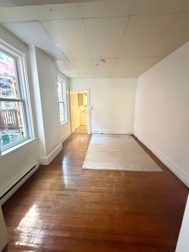 Building Photo - 839 E Orange St