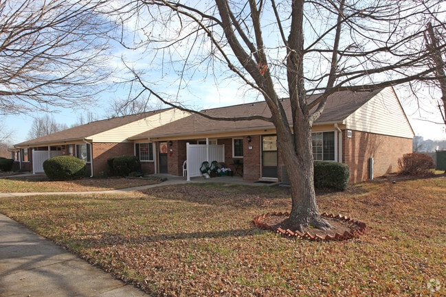 Primary Photo - Cherry Hill Apartments