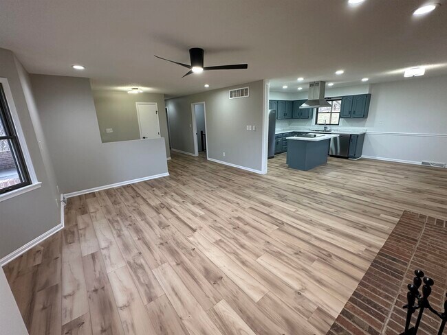 Building Photo - 7269 KY-405