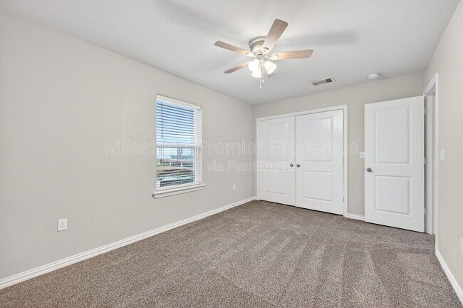 Building Photo - 2809 Peony Dr