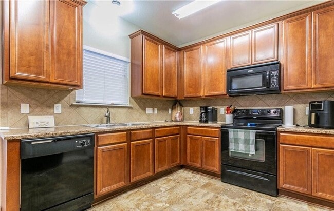 Building Photo - 3-bedroom 2.5 bathroom house for rent!