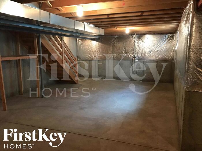Building Photo - 100 Teil Tree Ct