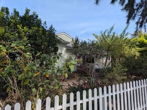 Building Photo - 1043 Pacific St