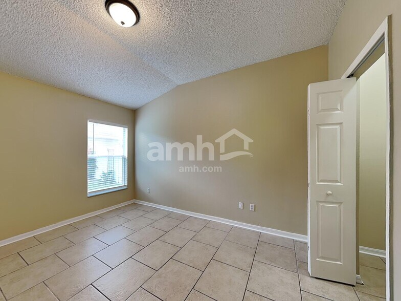 Building Photo - 1658 Silk Tree Cir