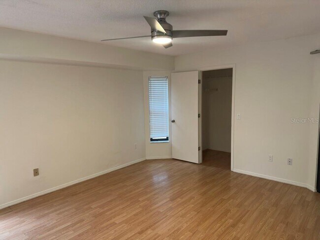 Building Photo - 2029 Lake View Blvd