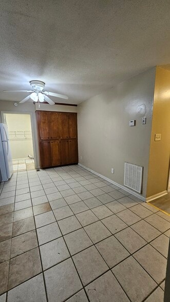 Building Photo - 2917 Vance Dr NW