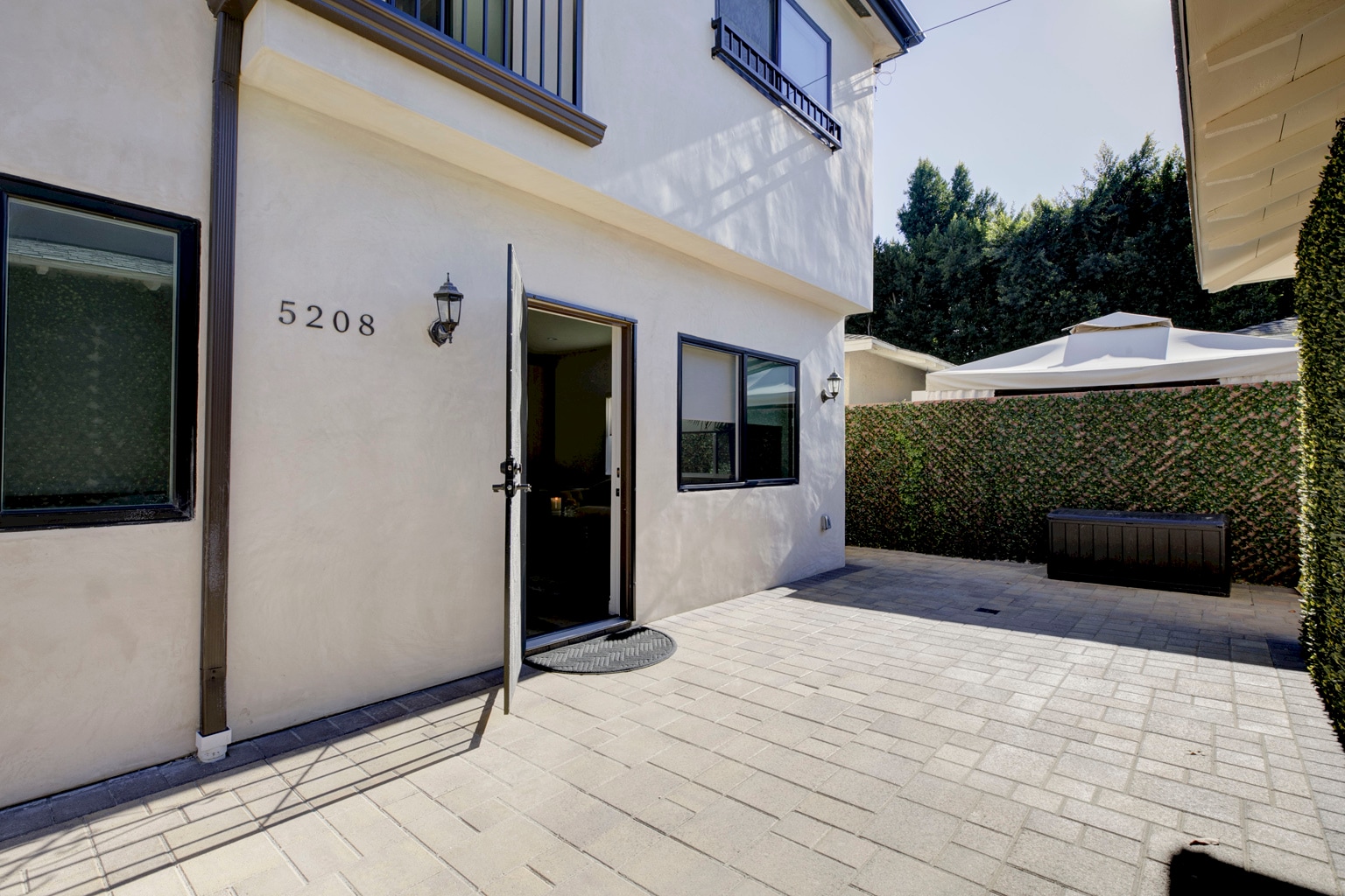 Building Photo - 5206 Goodland Ave