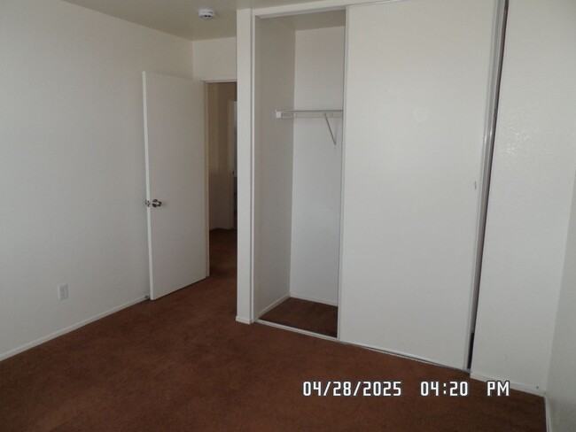 Building Photo - 3 Bedrooms, 2 1/2 Bathrooms, 2 Story, Loft...
