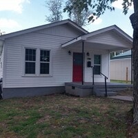 Building Photo - Cottage Style Dollhouse with $300/mo utili...