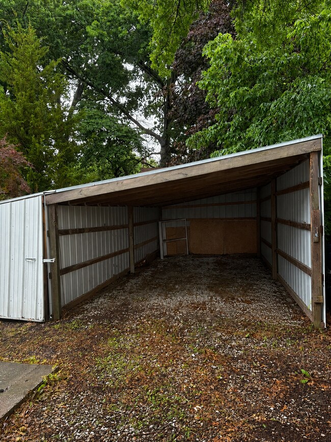 Building Photo - Charming Ranch Home With Attached Garage in Galesburg!