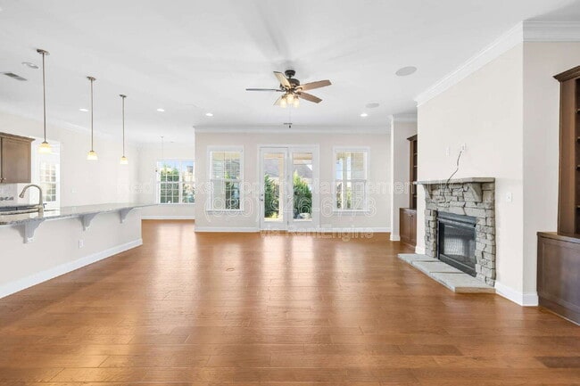 Building Photo - 4004 Petersburg Dr