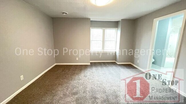 Building Photo - Beautiful 4 Bedroom 2 Bathroom Home in Kan...