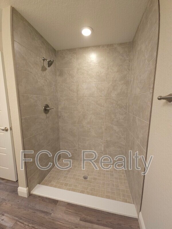 Building Photo - 7838 N Vivian Way