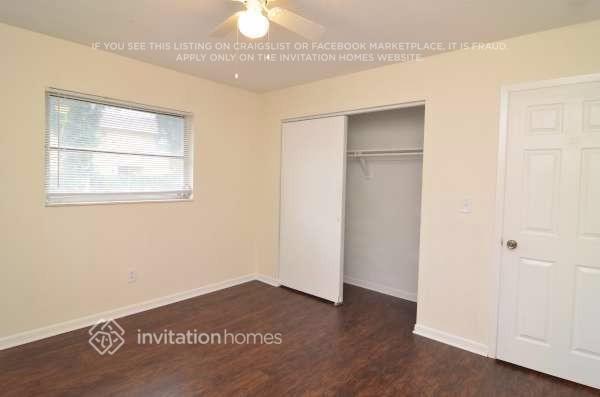 Building Photo - 11124 64th Terrace N