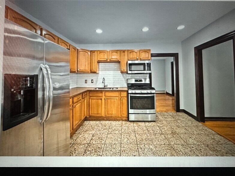 Building Photo - 8 Woodville Park