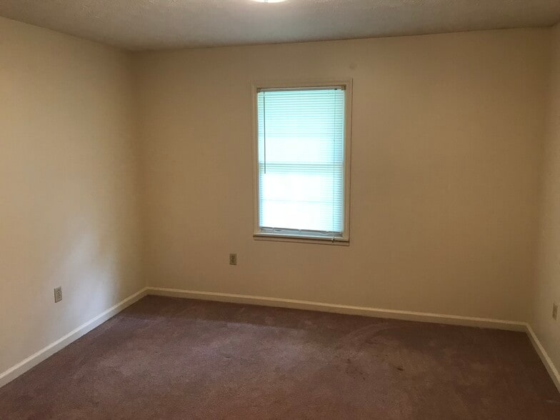 SECOND BEDROOM - 162 Middleground Way