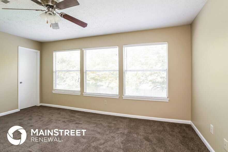 Building Photo - 6834 White Tail Dr