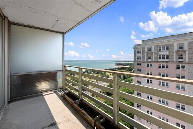 Building Photo - 1 bedroom in Chicago IL 60660