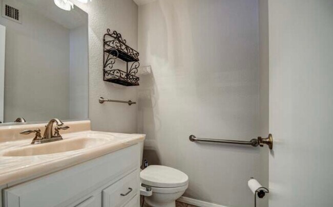Building Photo - 810 Leisure World