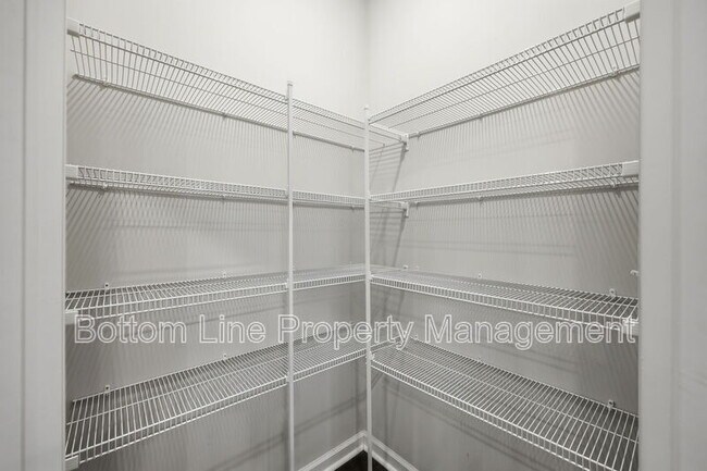 Building Photo - 517 Hanover Shr Ln