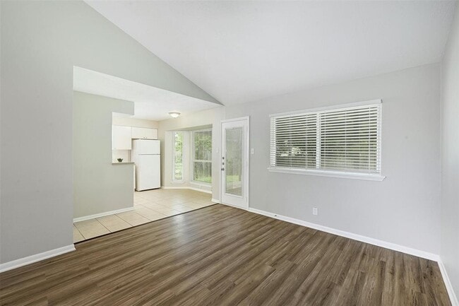 Building Photo - 8527 Maine Dr