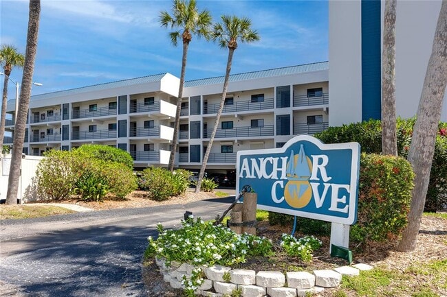 Building Photo - 363 Pinellas Bayway S