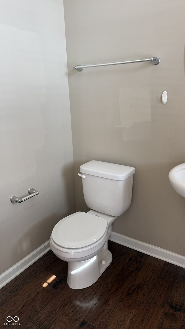 Building Photo - 5784 Pebblebrooke Rd