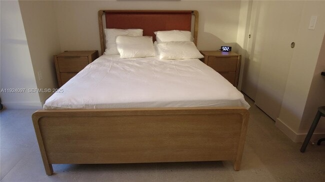 Building Photo - 11 NE 6th St