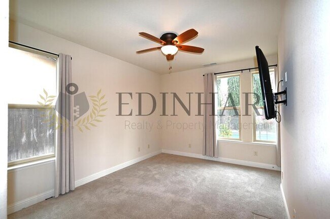 Building Photo - 11348 N Via Ventana Way