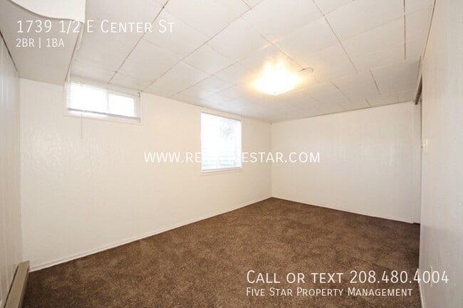 Building Photo - 1739 1/2 E Center St-