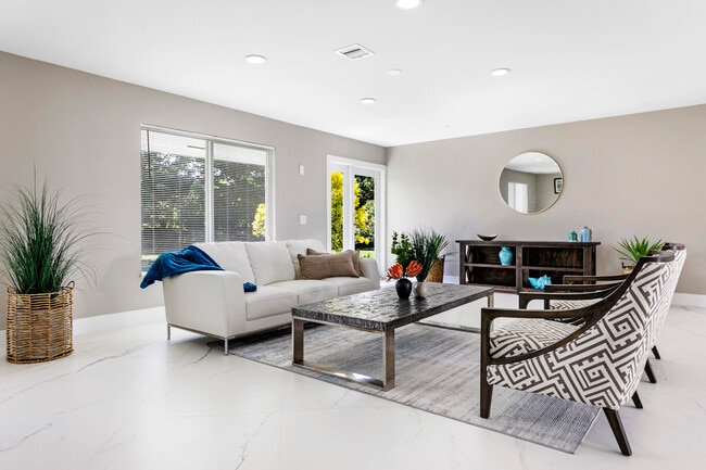 Building Photo - 5200 Club Rd