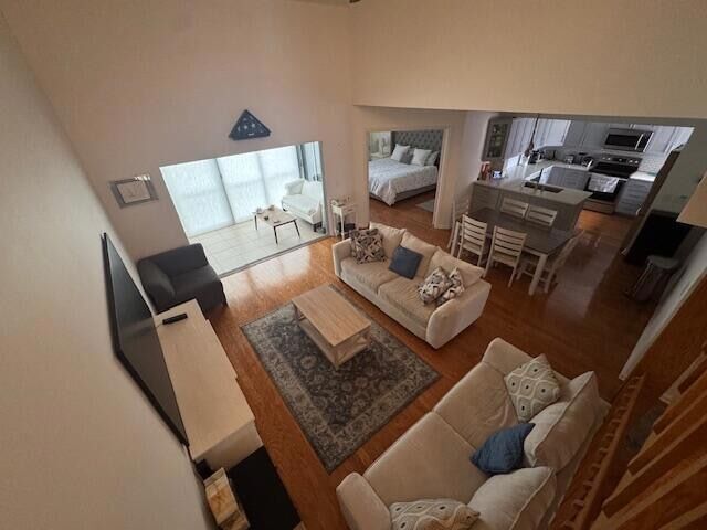 Building Photo - 2604 Fairway Dr N