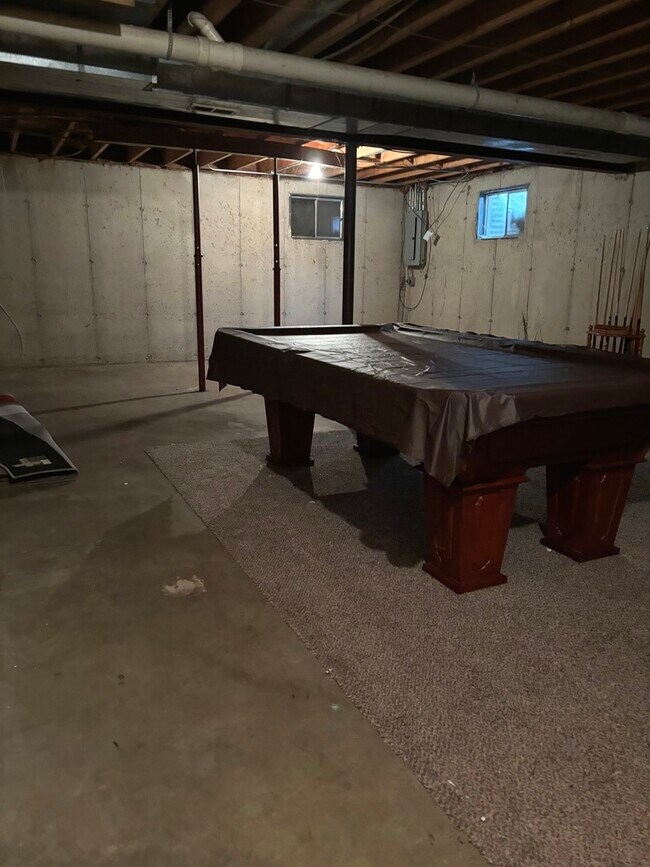 Building Photo - 1667 Hinterlong Ln