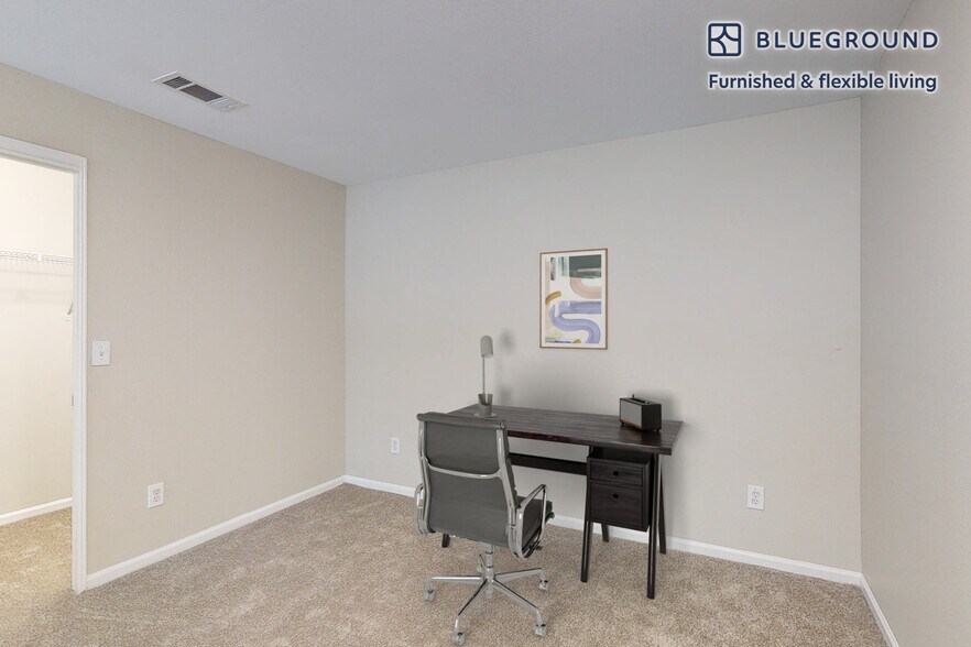 Building Photo - 100 Court N Dr