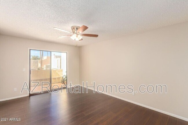 Building Photo - 746 E Morningside Dr