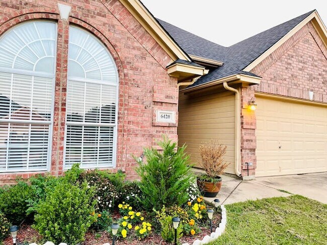 Building Photo - 6420 Stockton Dr