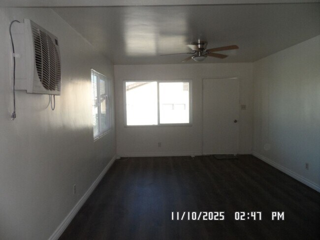 Building Photo - 5004