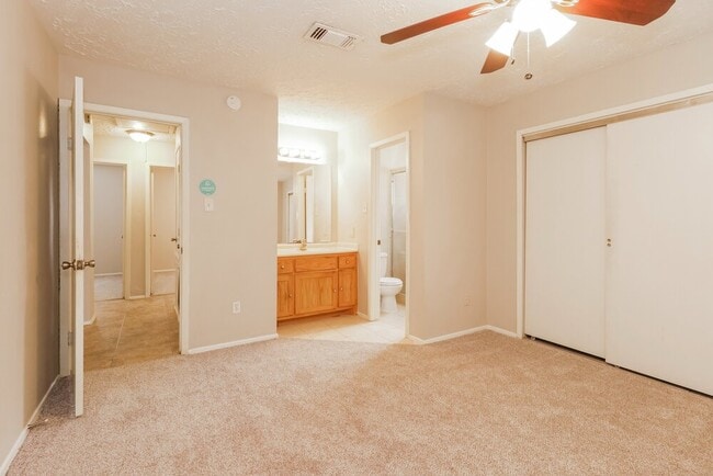 Building Photo - 21002 Ironcrest Ln