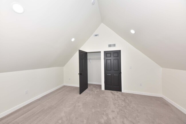 Building Photo - 2209 Dr. William Finlayson St